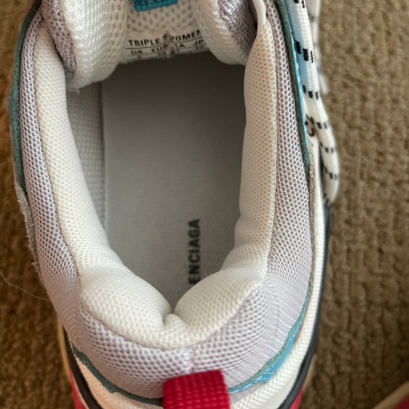 Balenciaga Triple S sneakers - Picture 4 of 7